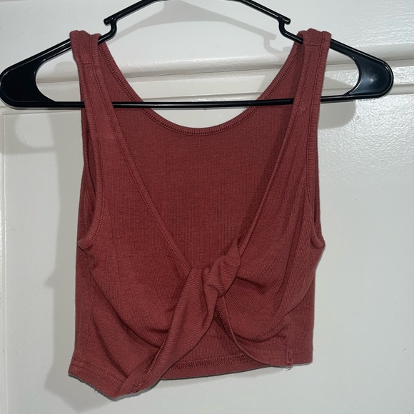 cropped tank top - Picture 3 of 5
